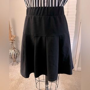 20w Torrid Black pleated skirt